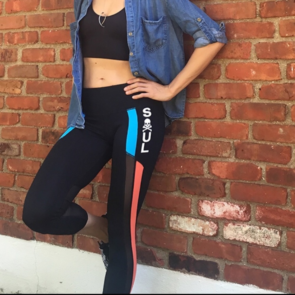 LIMITED EDITION !!Soul Cycle Mesh Capri Leggings
